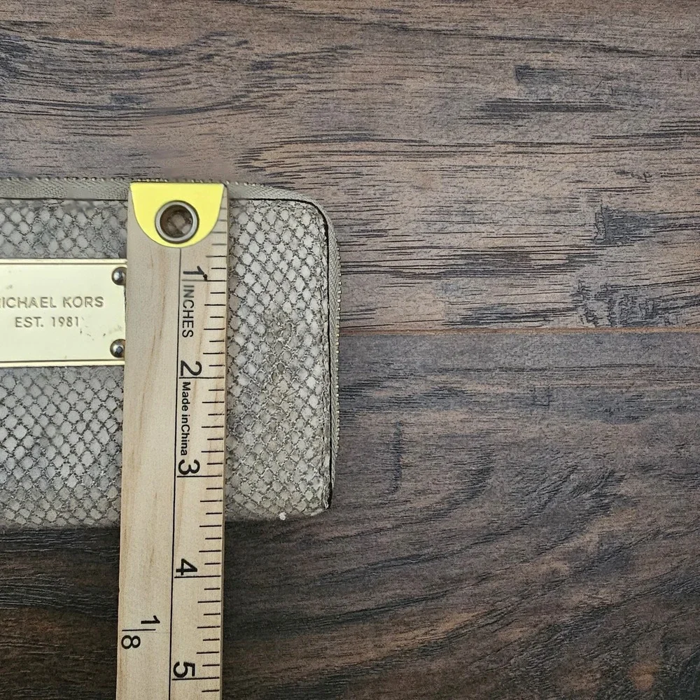 Michael Kors Animal Print‎ Snake Wallet Wristlet Gray Gold Hardware Zip